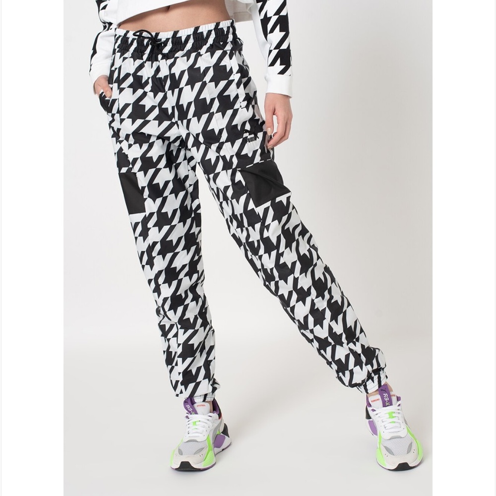 NEW PUMA Stylish Black and White Houndstooth Athletic Windbreaker Joggers - Picture 4 of 16
